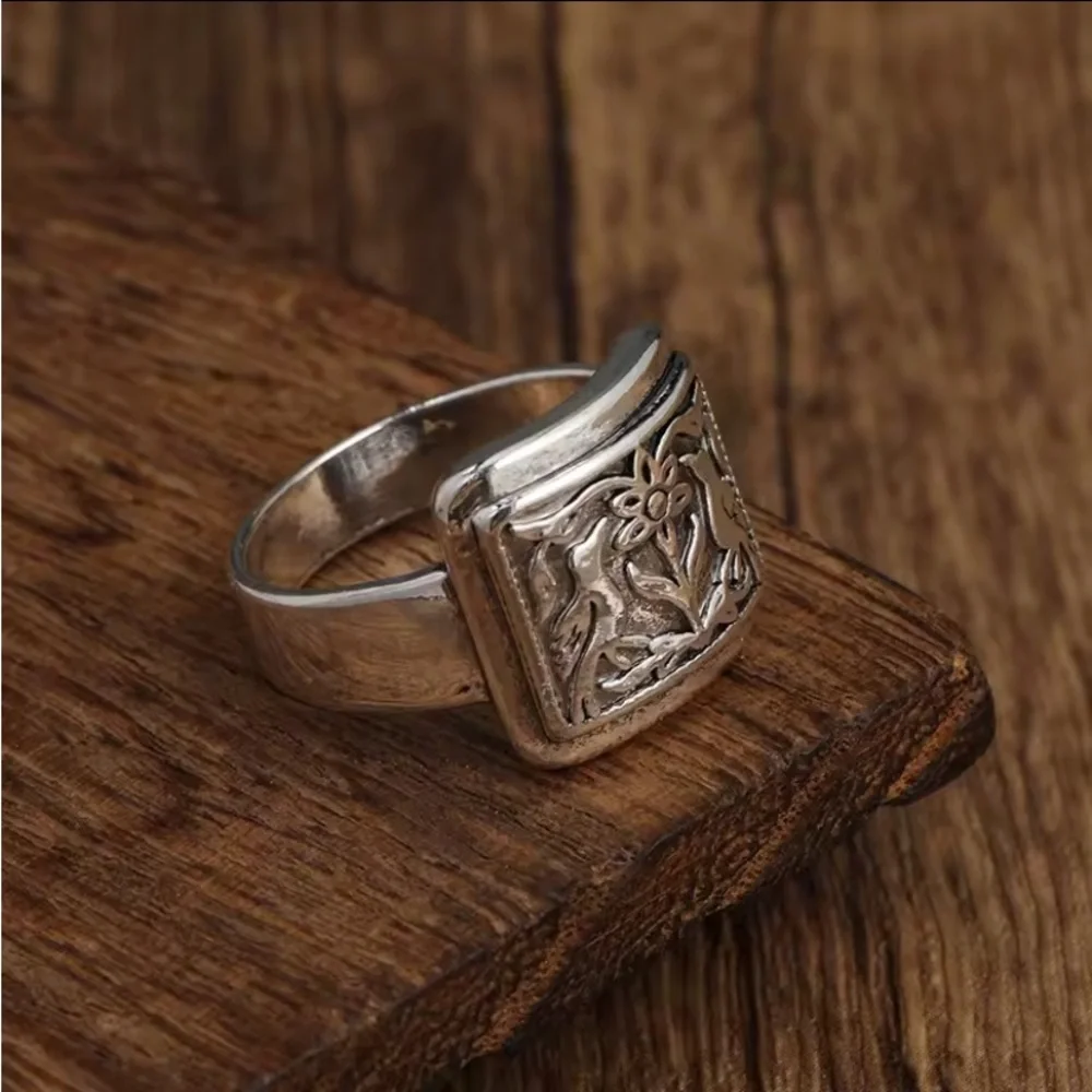 Silver Engraved Bird Motif Ring